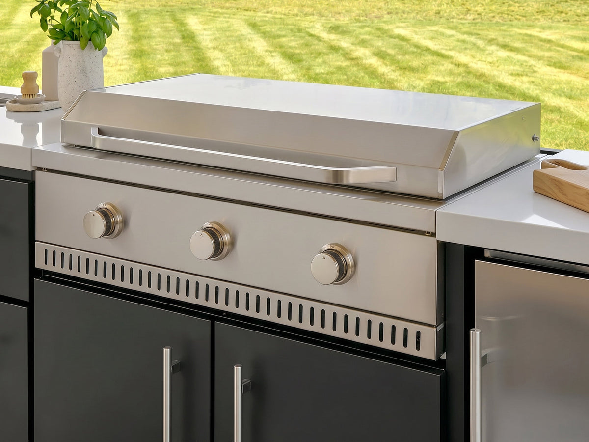 Lancaster | Covered Linear Outdoor Kitchen with Built-In Griddle